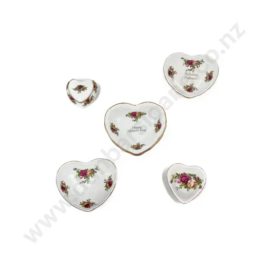 Collection of RA Old Country Roses Including Dishes and Trinket Boxes (8pce)