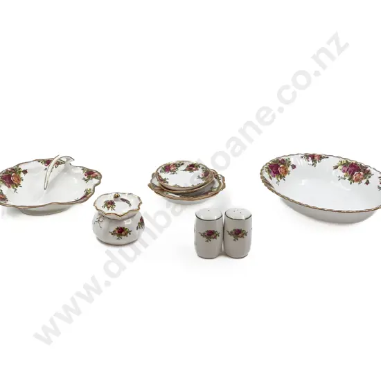 Collection of RA Old Country Roses Including Serving Dish etc