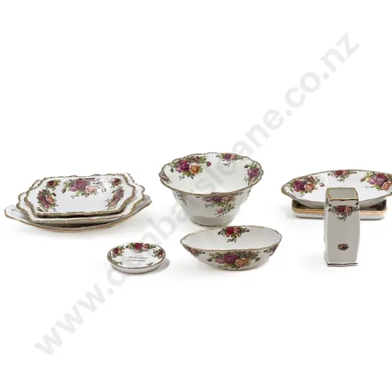 Collection of RA Old Country Roses Including Serving Dishes etc (9pce)