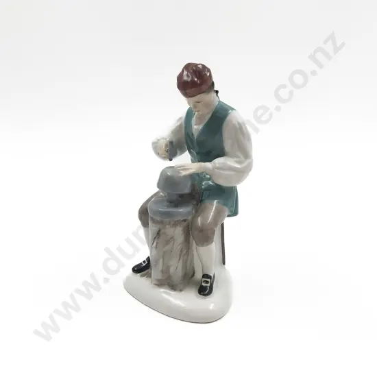 RD Figure The Silversmith of Williamsburg HN 2208