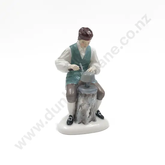 RD Figure The Silversmith of Williamsburg HN2208