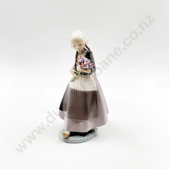 Lladro Figure Girl with a Bunch of Tulips