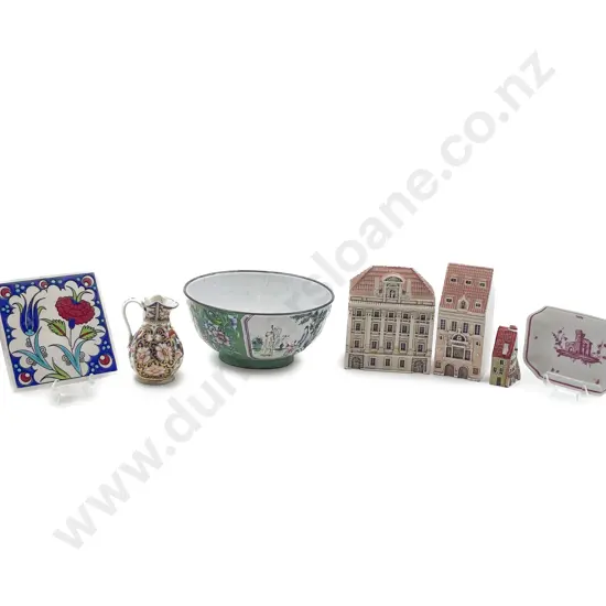 Small Quantity of China and Ornaments