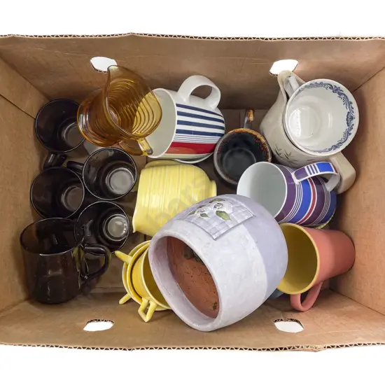 Small Quantity of Assorted Kitchen Glassware and Crockery