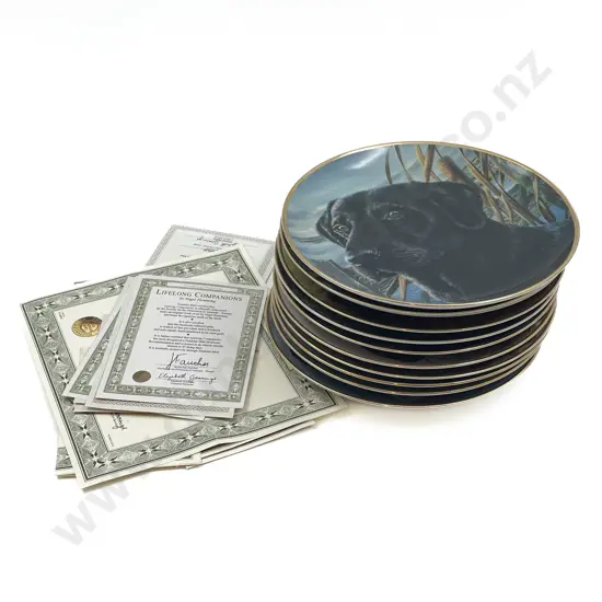 Twelve Franklin Mint Heirloom Plates