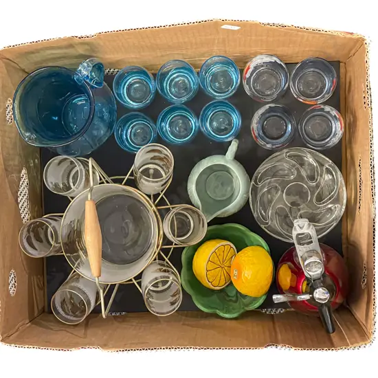 Quantity of Assorted Vintage Glass Ware etc