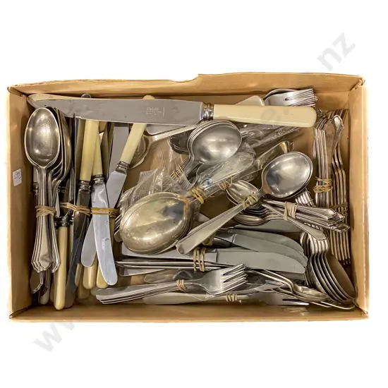 Quantity of Assorted Cutlery