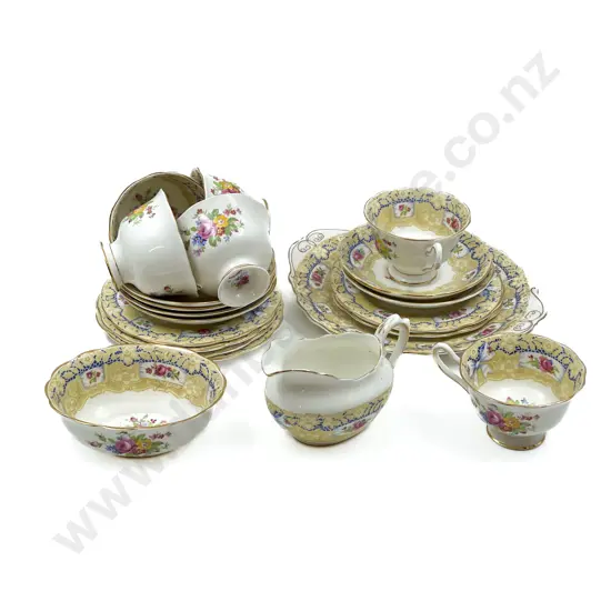 Quantity of Assorted Royal Albert "Valentine" China