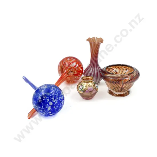 Small Quantity of Assorted Art Glass