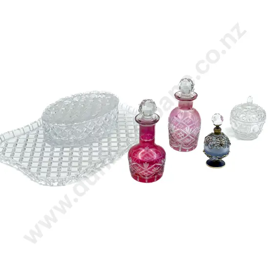 Quantity of Assorted Glass Vanity Items