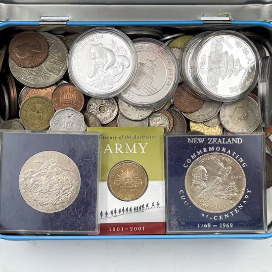 Quantity of Assorted Commemorative & Loose Coinage