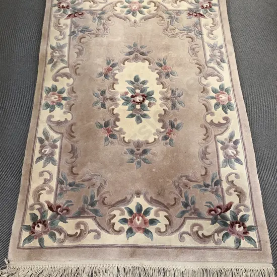Chinese Style Woolen Floor Rug in Floral Design