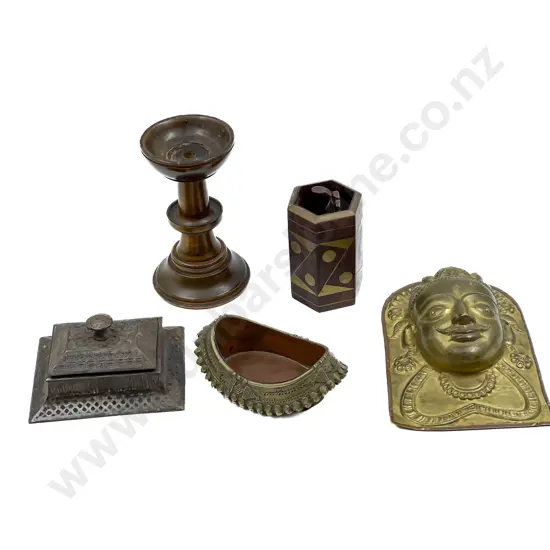 Small Quantity of Assorted Decorative Wood & Metal Ware