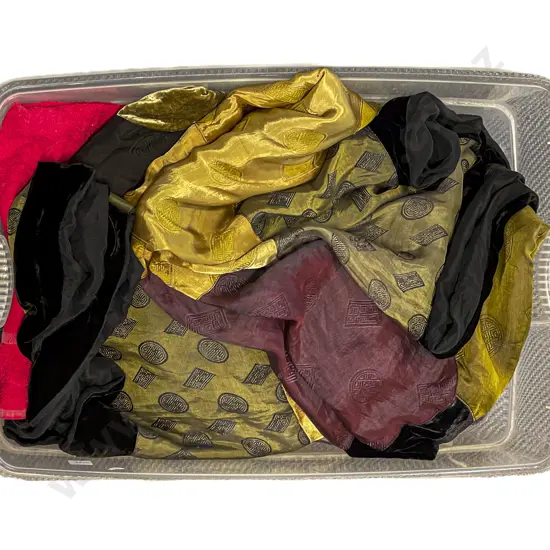 Quantity of Assorted Linens