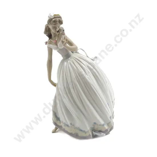 Lladro Figure "The Glass Slipper"