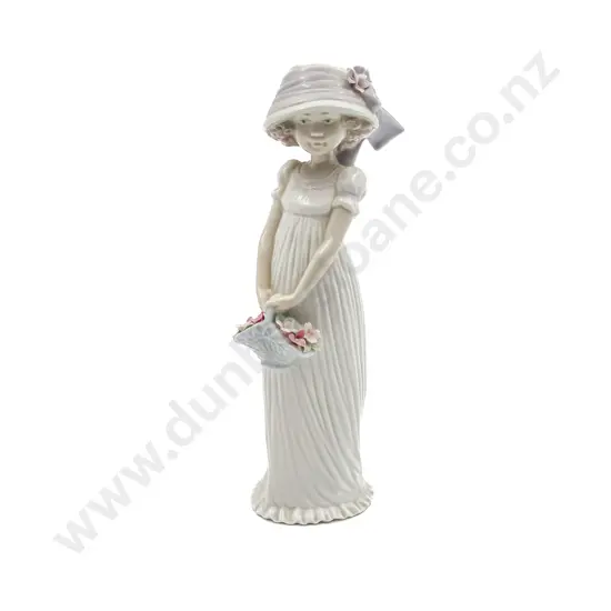 Lladro Figure "Little Lady"