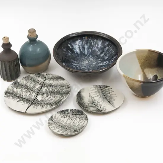 Quantity of Assorted NZ Pottery