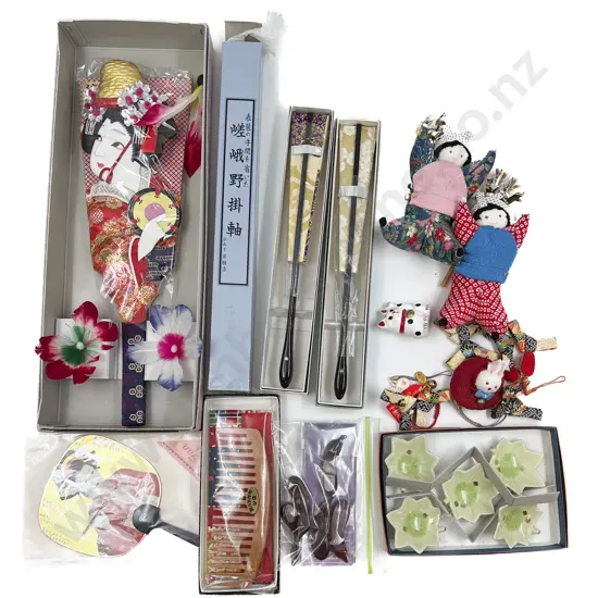Quantity of Assorted Japanese Fans and Dolls etc