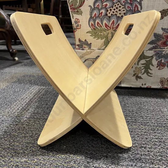 Ply Magazine Rack