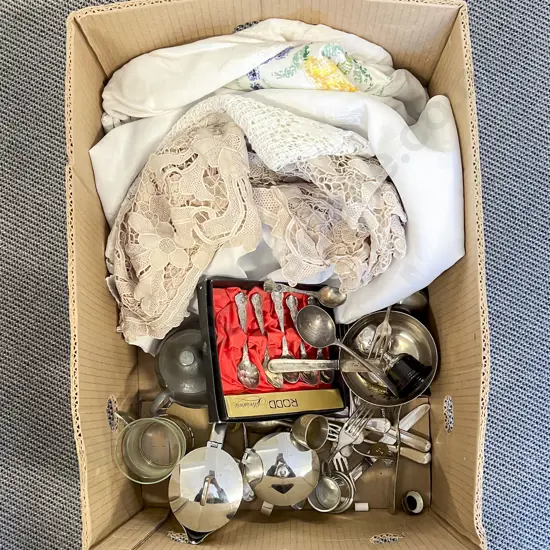 Qty of Assorted S/P and Table Linen