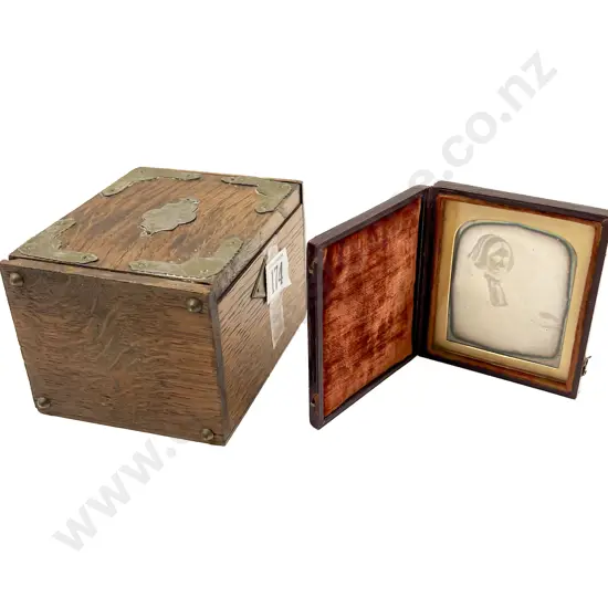 Victorian Daguerreotype Photo In Vintage Box