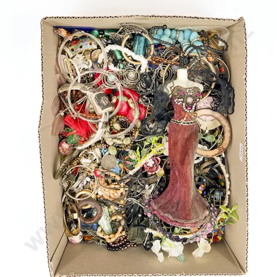 Qty of Assorted Costume Jewellery