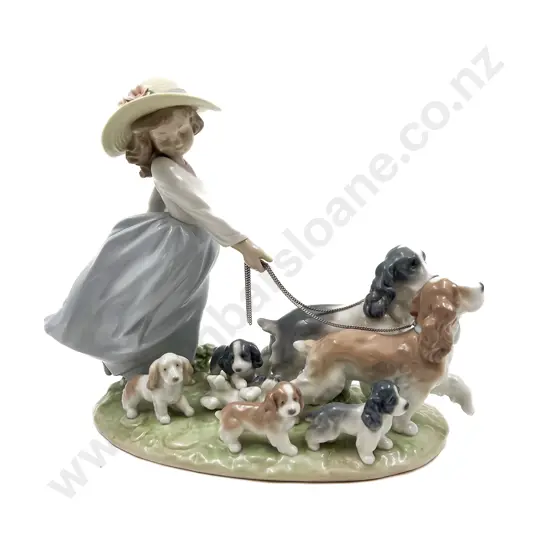 Lladro Figure Group "Puppy Parade"
