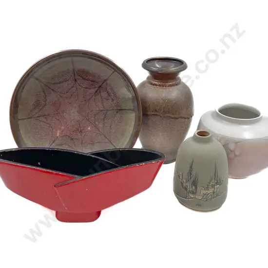 Five Pieces of Assorted Pottery