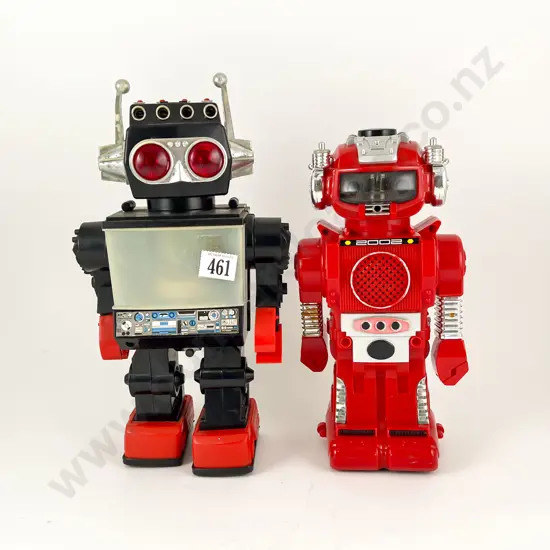 Unboxed Saturn Robort (missing battery cover no missiles and other robot