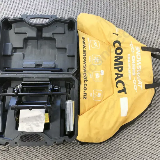 Boxed Ezi Wheel Lifter & Cased Snow Chains