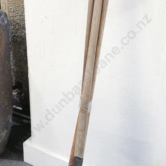 Quantity of Assorted Garden Tools incl Spade