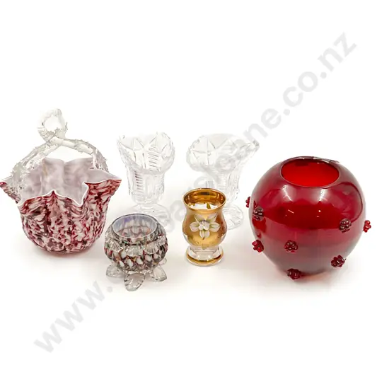 Small Quantity of Assorted Art Glass Vases etc