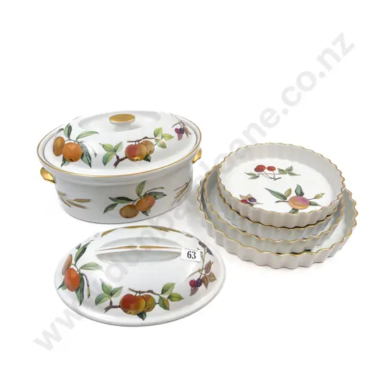 Quantity of Royal Worcester 'Evesham" Oven Dishes