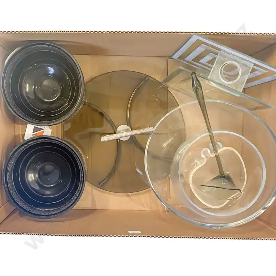 Quantity of Assorted Glass Ware & Serving Bowls etc