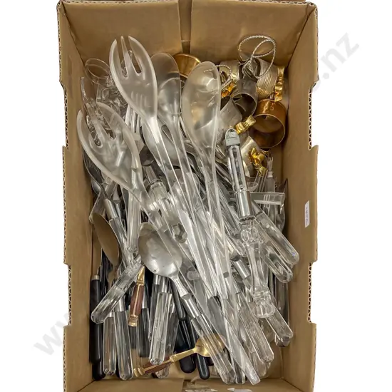 Quantity of Assorted Cutlery & Table Ware