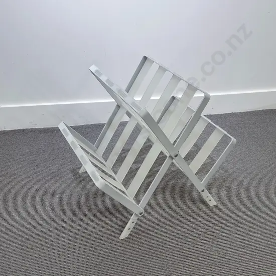 Modern Design Powder Coated Aluminium and Plastic Folding Magazine Rack