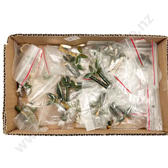 Quantity Various Jade Pendants