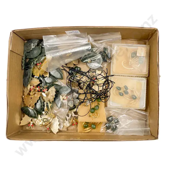 Quantity Various Jade Pendants and Brooches