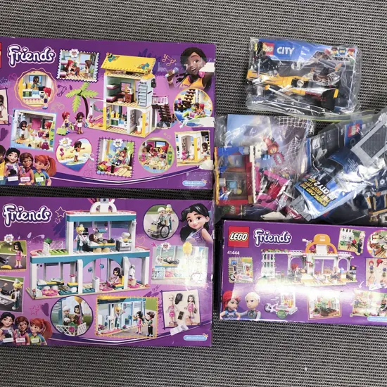 Quantity of Assorted Lego