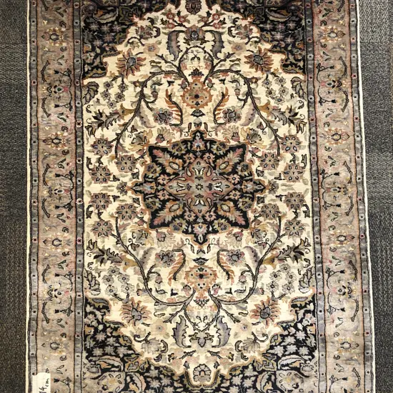 Woolen Persian Floor Rug