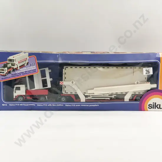Siku Boxed 4015 Volvo F12 with Fire Station