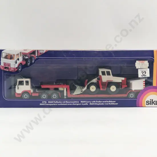 Siku Boxed 3716 MAN Lorry with Trailer and Bulldozer