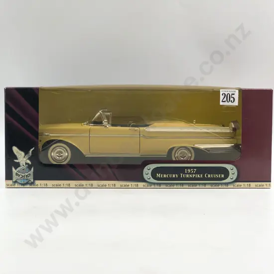 Road Signature Boxed 1:18 1957 Mercury Turnpike Cruiser