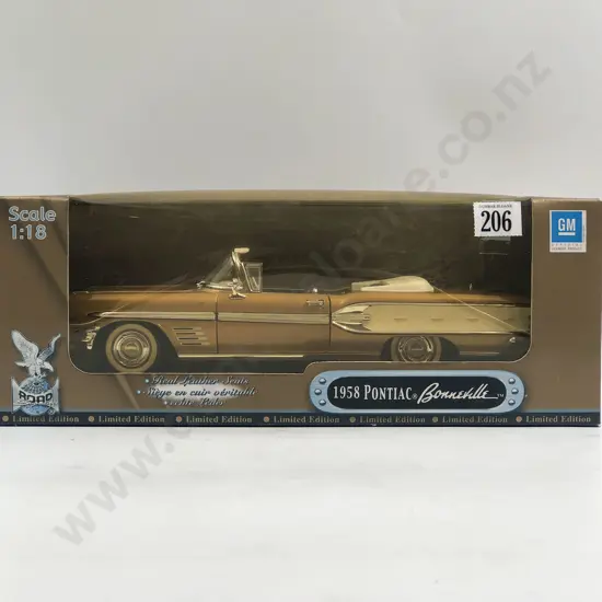 Road Signature Boxed 1:18 1958 Pontiac Bonneville