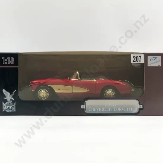 Road Signature Boxed 1:18 1957 Chevrolet Corvette