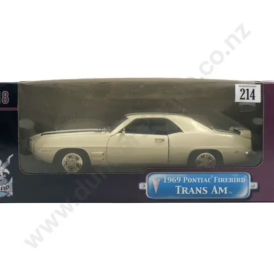 Road Signature Boxed 1:18 1969 Pontiac Firebird Trans Am