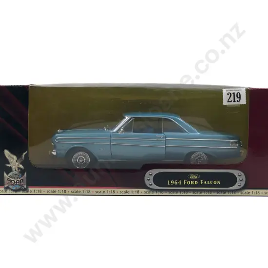 Road Signature Boxed 1:18 1966 Ford Falcon