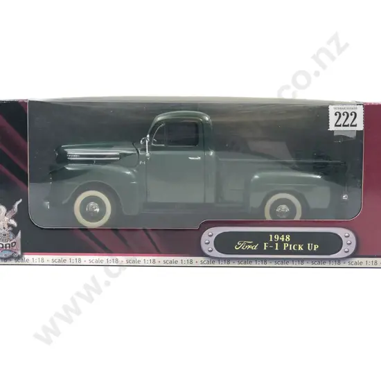 Road Signature Boxed 1:18 1948 Ford F-1 Pick Up