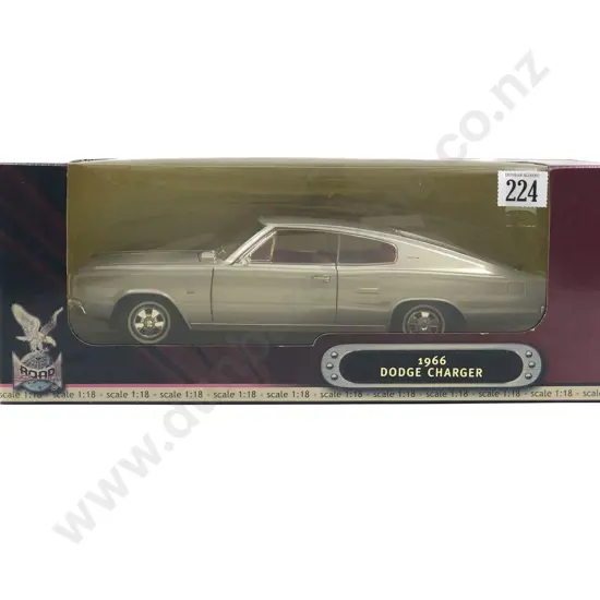 Road Signature Boxed 1:18 1966  Dodge Charger