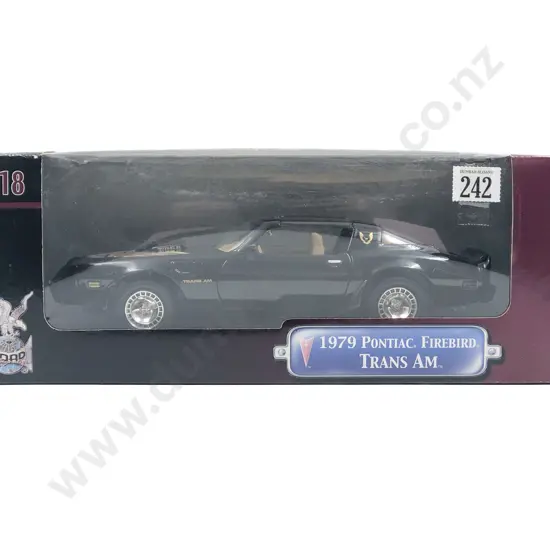 Road Signature Boxed 1:18 1979 Pontiac Firebird Trans Am